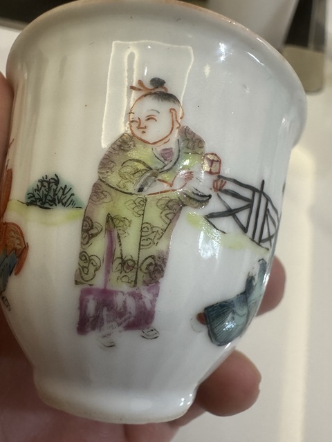 古玩陶瓷粉彩人物故事紋手把杯真品鑒賞圖