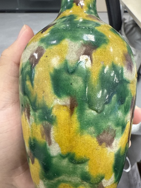 古玩陶瓷素三彩虎斑釉長頸瓶真品鑒賞圖