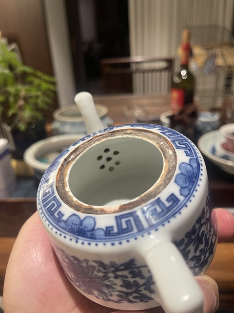 古玩陶瓷花卉紋青花執壺真品鑒賞圖