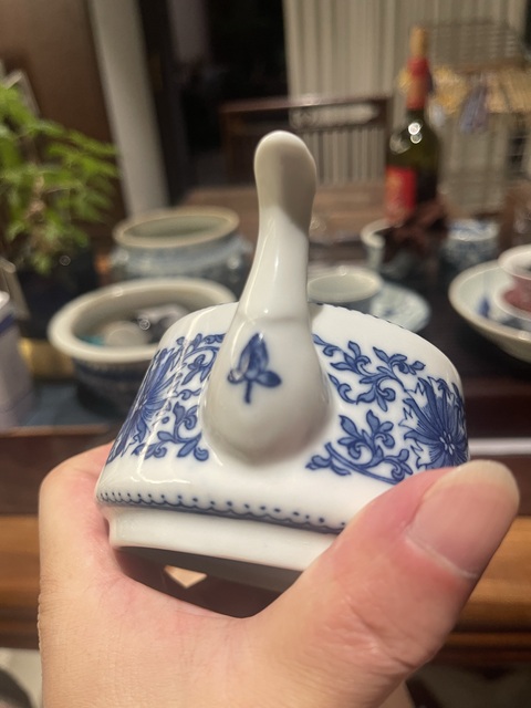 古玩陶瓷花卉紋青花執壺真品鑒賞圖