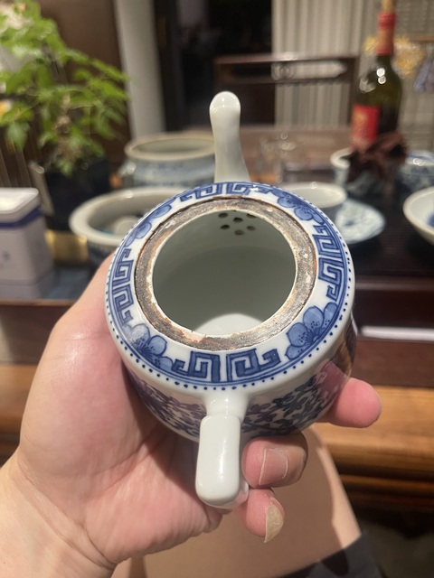 古玩陶瓷花卉紋青花執壺真品鑒賞圖