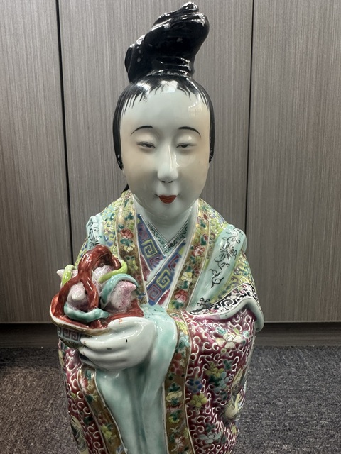 古玩陶瓷粉彩仕女人物造像真品鑒賞圖