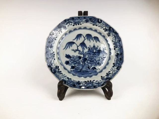 古玩陶瓷清早期·青花柳樹八方盤拍賣,當(dāng)前價格99元