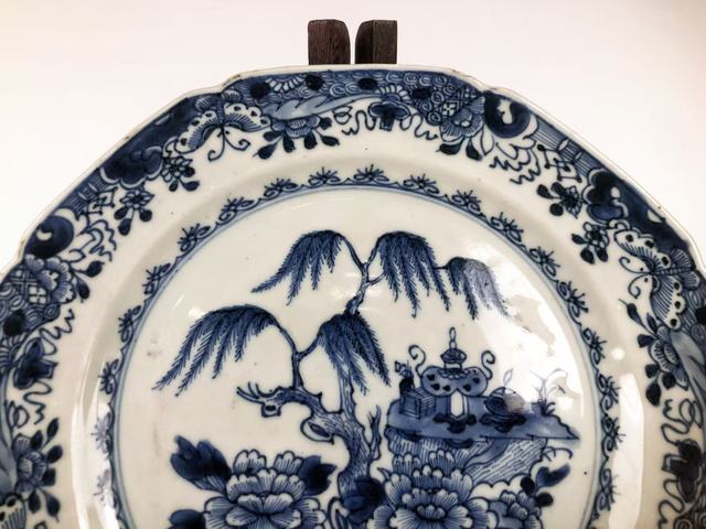 古玩陶瓷清早期·青花柳樹八方盤拍賣,當(dāng)前價格99元