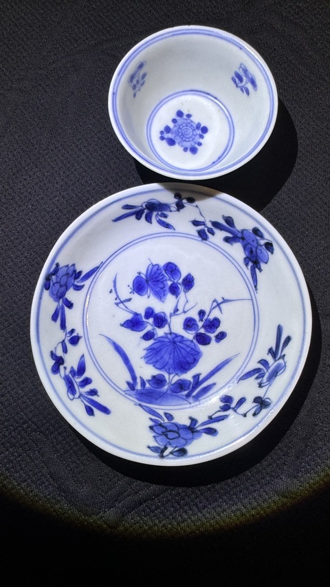 古玩陶瓷康熙青花杯碟真品鑒賞圖
