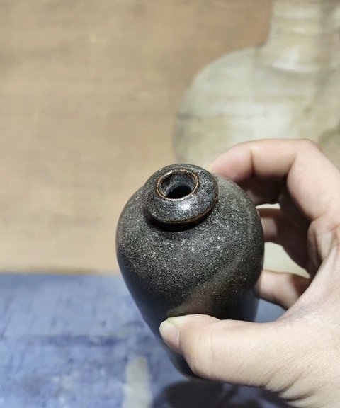 古玩陶瓷茶葉末釉小梅瓶真品鑒賞圖