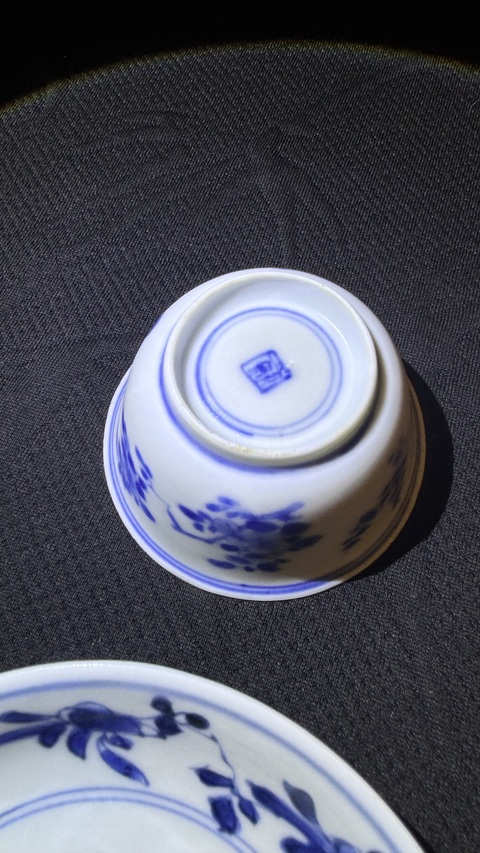 古玩陶瓷康熙青花杯碟真品鑒賞圖