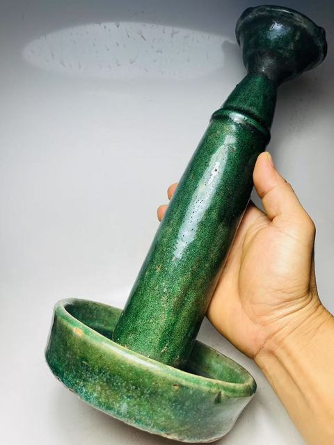 古玩陶瓷綠釉燭臺真品鑒賞圖