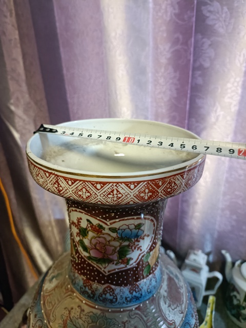 古玩陶瓷創匯粉彩仕女人物盤口瓶拍賣，當前價格3888元