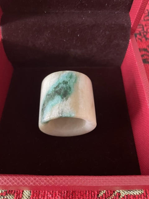 古玩玉器獨(dú)山玉雕“素紋扳指”真品鑒賞圖