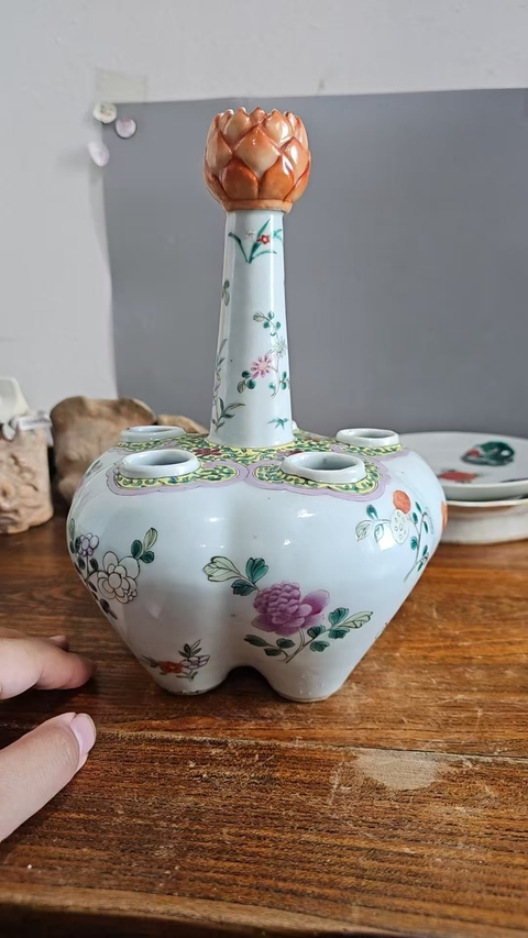 古玩陶瓷清晚期 粉彩折枝花卉紋六管瓶真品鑒賞圖