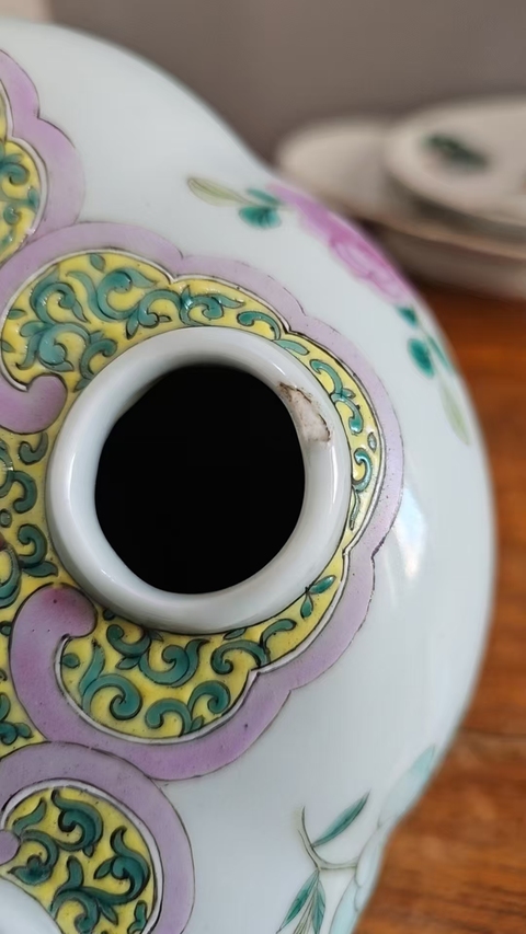 古玩陶瓷清晚期 粉彩折枝花卉紋六管瓶真品鑒賞圖