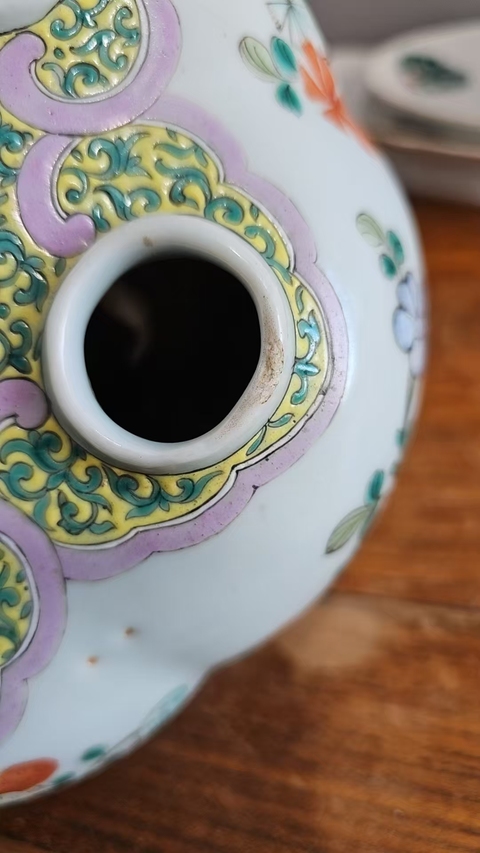 古玩陶瓷清晚期 粉彩折枝花卉紋六管瓶真品鑒賞圖