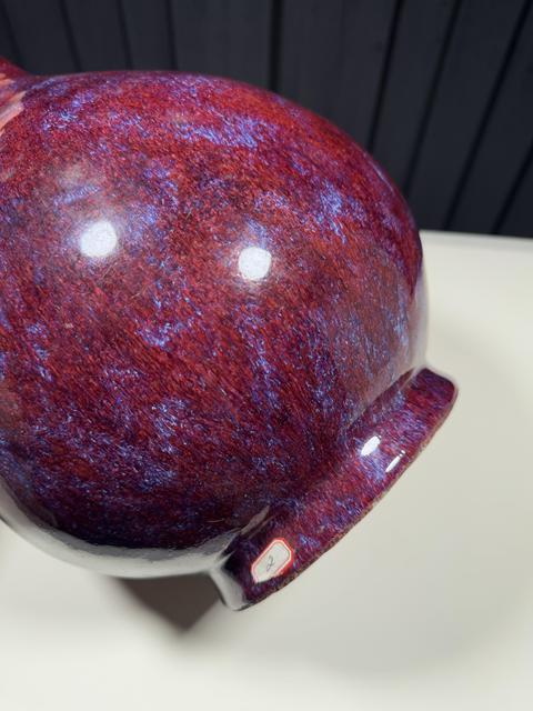 古玩陶瓷窯變紅釉錐把瓶真品鑒賞圖