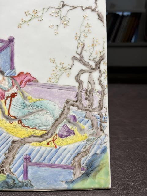 古玩陶瓷粉彩人物紋瓷板畫真品鑒賞圖
