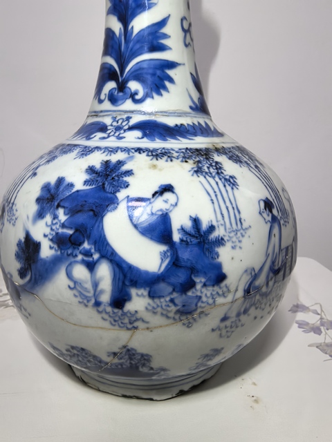 古玩陶瓷崇禎青花人物故事蒜頭瓶拍賣，當前價格59800元