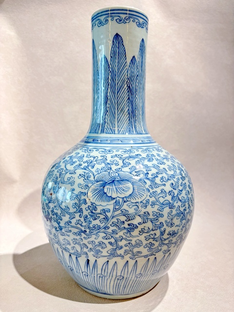 古玩陶瓷青花淡描花卉紋天球瓶拍賣,當前價格18800元