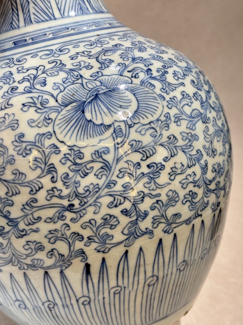 古玩陶瓷青花淡描花卉紋天球瓶拍賣,當前價格18800元