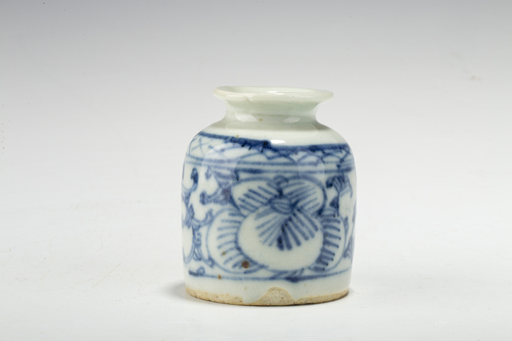 古玩陶瓷清晚期·青花纏枝花卉紋水盂真品鑒賞圖