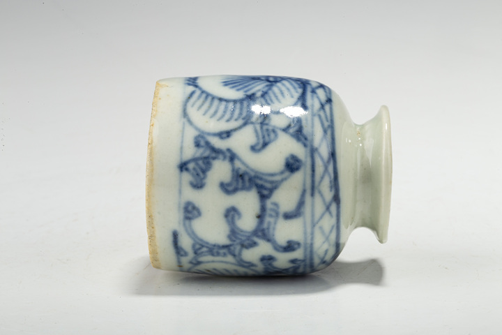 古玩陶瓷清晚期·青花纏枝花卉紋水盂真品鑒賞圖