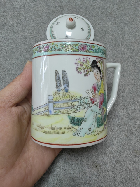 古玩陶瓷仕女紋執杯真品鑒賞圖