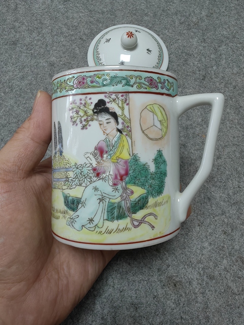 古玩陶瓷仕女紋執杯真品鑒賞圖