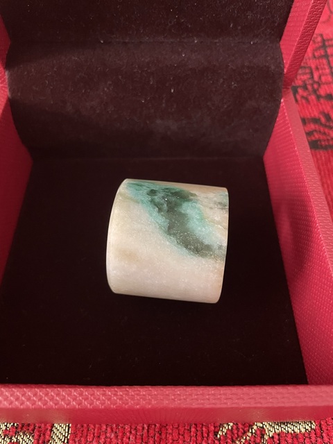 古玩玉器獨(dú)山玉雕“素紋扳指”真品鑒賞圖