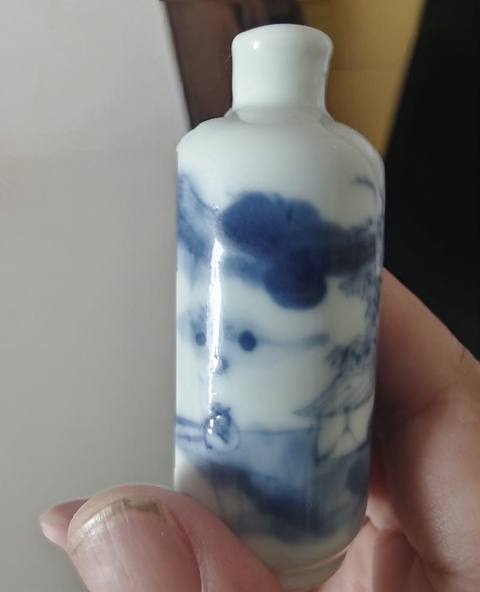 古玩陶瓷晚清青花山水鼻煙壺真品鑒賞圖