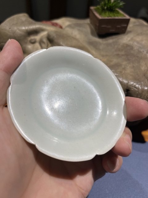 古玩陶瓷青白瓷葵口小盤真品鑒賞圖