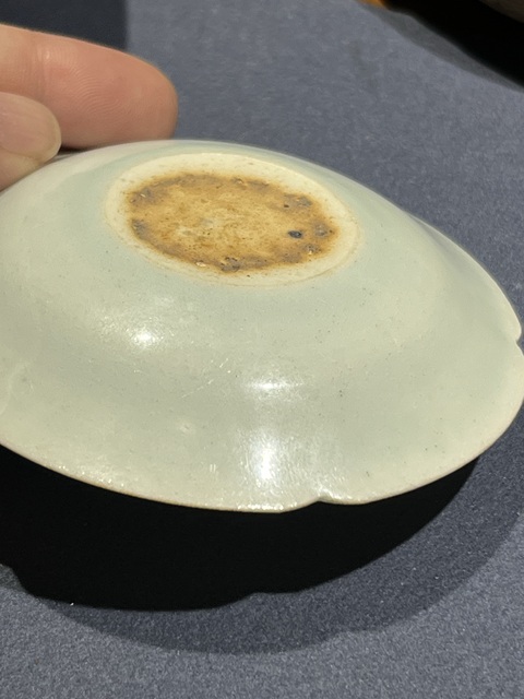 古玩陶瓷青白瓷葵口小盤真品鑒賞圖