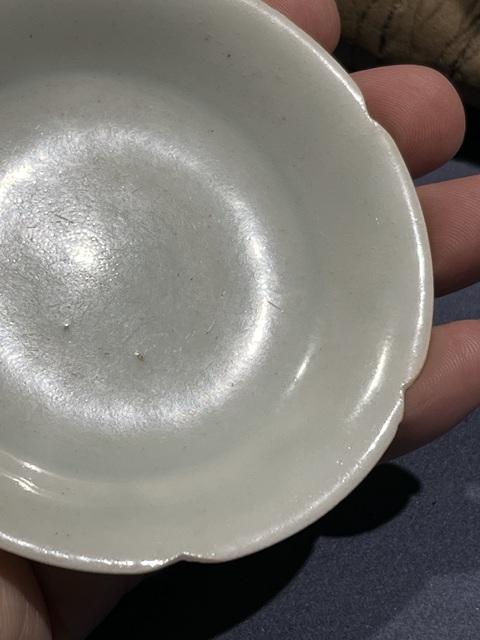 古玩陶瓷青白瓷葵口小盤真品鑒賞圖