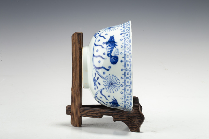 古玩陶瓷清晚·青花魚藻紋花口碗拍賣，當前價格0元