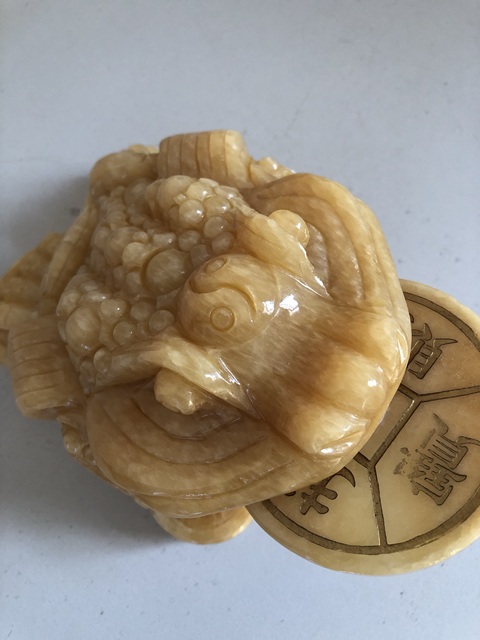 古玩玉器米黃玉雕“金蟾”擺件真品鑒賞圖
