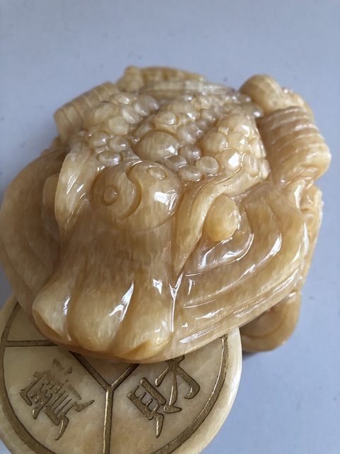古玩玉器米黃玉雕“金蟾”擺件真品鑒賞圖