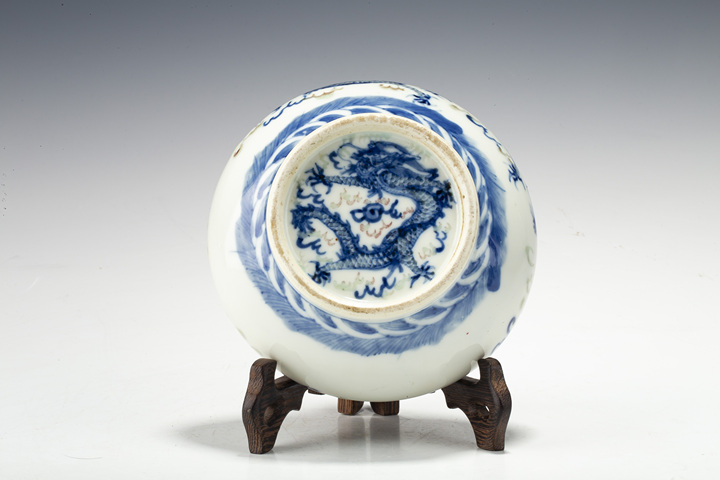 古玩陶瓷清晚期·青花釉里紅云龍紋洗真品鑒賞圖