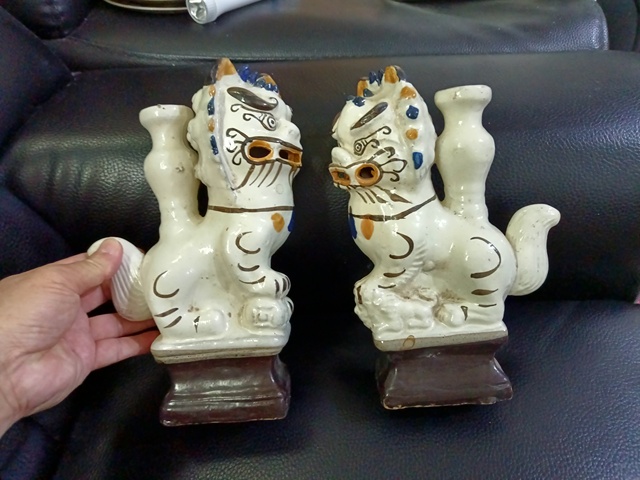 古玩陶瓷磁州窯獅子燭臺真品鑒賞圖