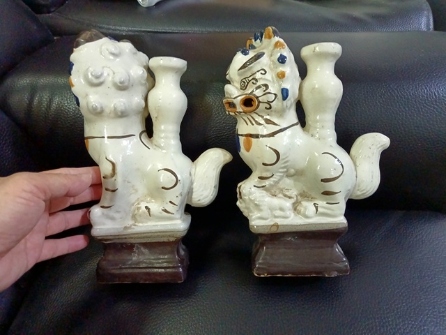 古玩陶瓷磁州窯獅子燭臺真品鑒賞圖