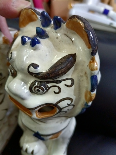 古玩陶瓷磁州窯獅子燭臺真品鑒賞圖