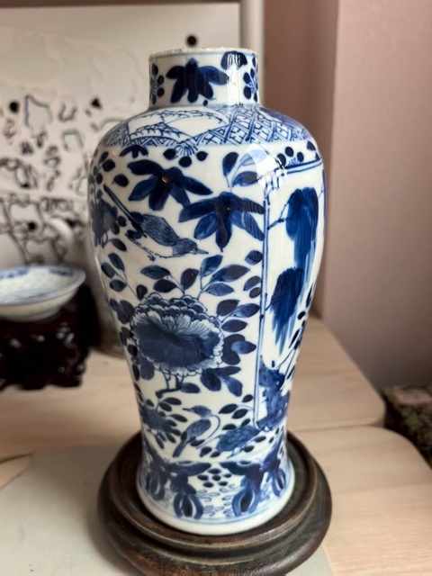 古玩陶瓷花鳥紋青花雞腿蓋瓶真品鑒賞圖