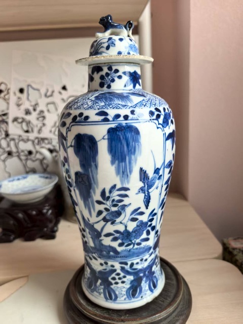 古玩陶瓷花鳥紋青花雞腿蓋瓶真品鑒賞圖