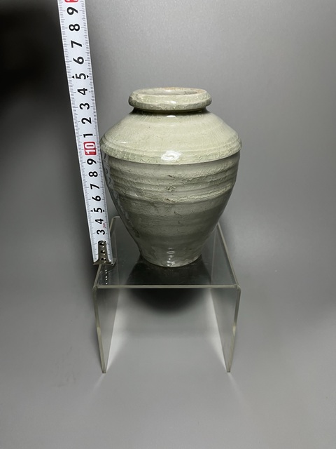 古玩陶瓷龍泉青瓷唇口梅瓶拍賣，當前價格0元