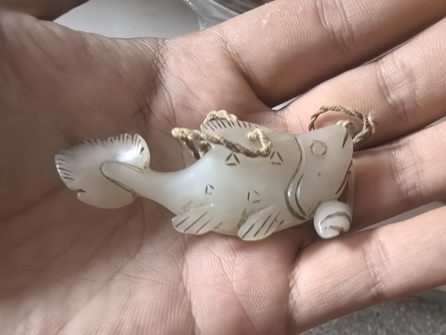 古玩玉器玉魚墜真品鑒賞圖