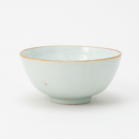 古玩陶瓷白釉印花碗真品鑒賞圖