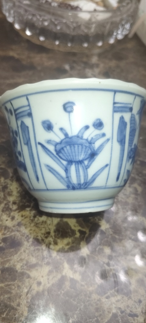 古玩陶瓷日本江戶青花花鳥紋花口杯真品鑒賞圖