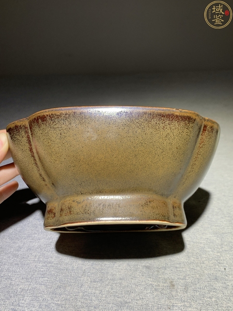 古玩陶瓷淄博窯茶葉末釉貢碗真品鑒賞圖