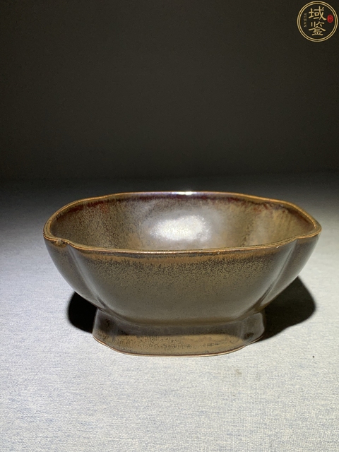 古玩陶瓷淄博窯茶葉末釉貢碗真品鑒賞圖