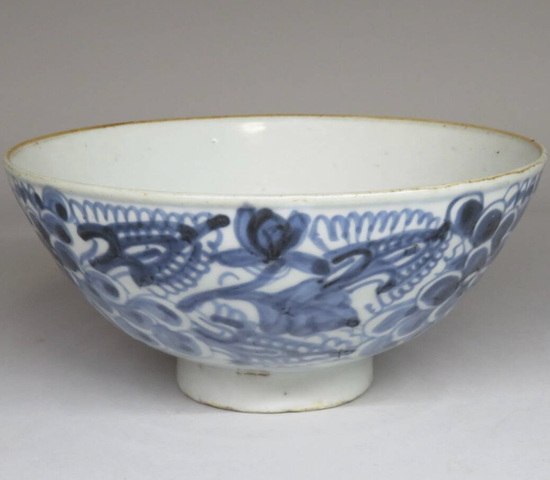 古玩陶瓷青花花卉紋茶碗真品鑒賞圖