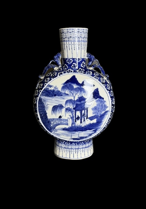古玩陶瓷青花山水人物紋抱月瓶真品鑒賞圖