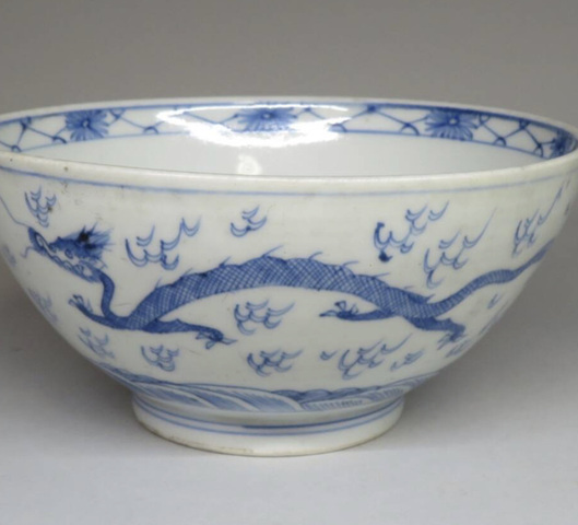 古玩陶瓷青花龍紋碗真品鑒賞圖