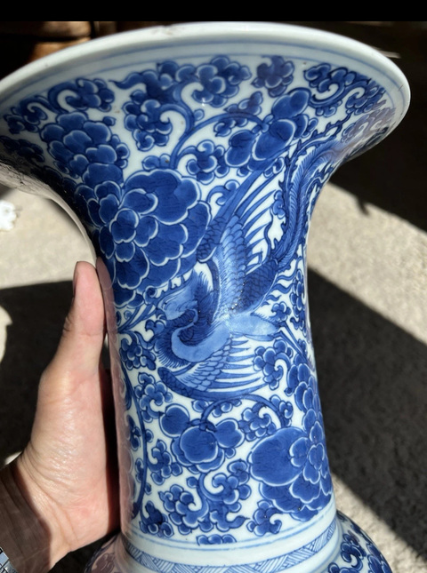 古玩陶瓷鳳穿牡丹紋青花鳳尾尊真品鑒賞圖
